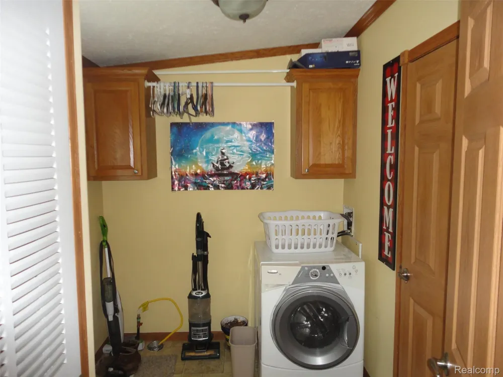 339 Blossom Circle Bedford Township, MI 48133