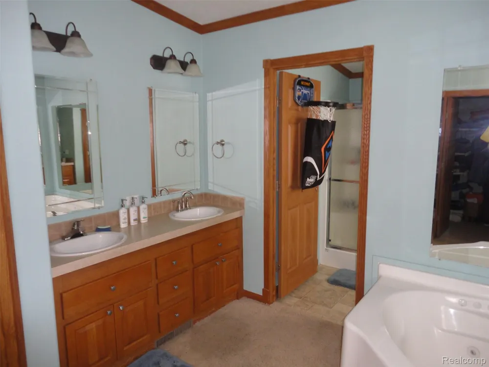 339 Blossom Circle Bedford Township, MI 48133