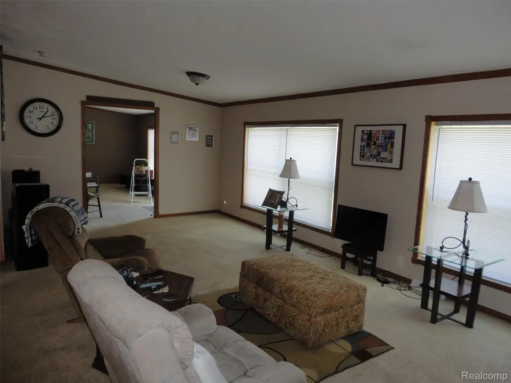 339 Blossom Circle Bedford Township, MI 48133