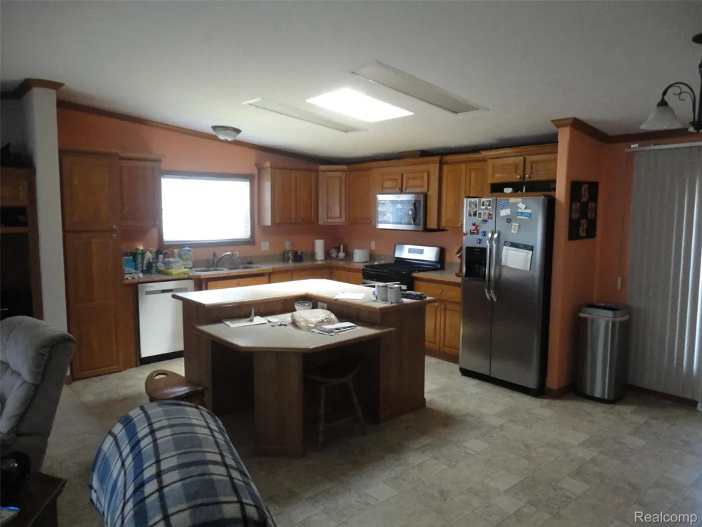 339 Blossom Circle Bedford Township, MI 48133