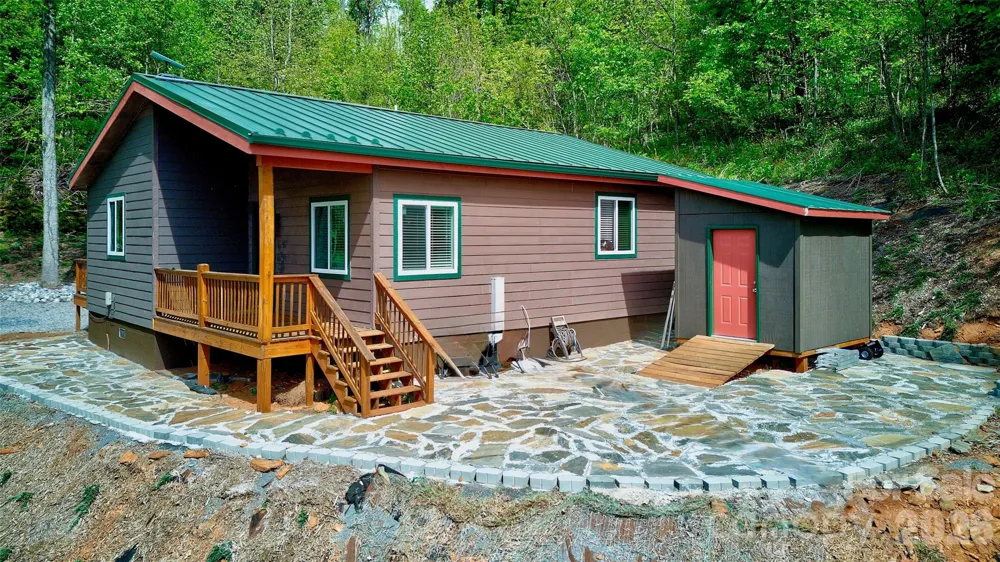 262 Azalea Hills Lane Spruce Pine, NC 28777