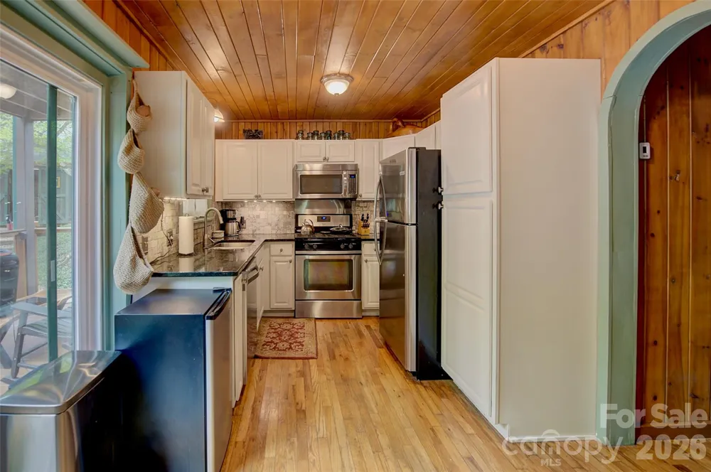 262 Azalea Hills Lane Spruce Pine, NC 28777