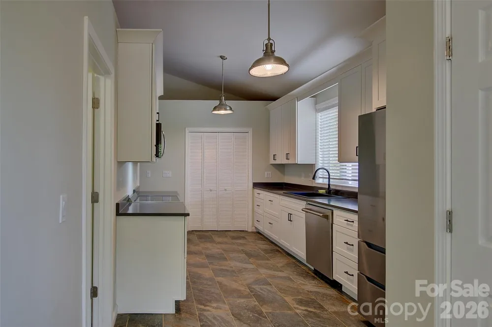 262 Azalea Hills Lane Spruce Pine, NC 28777