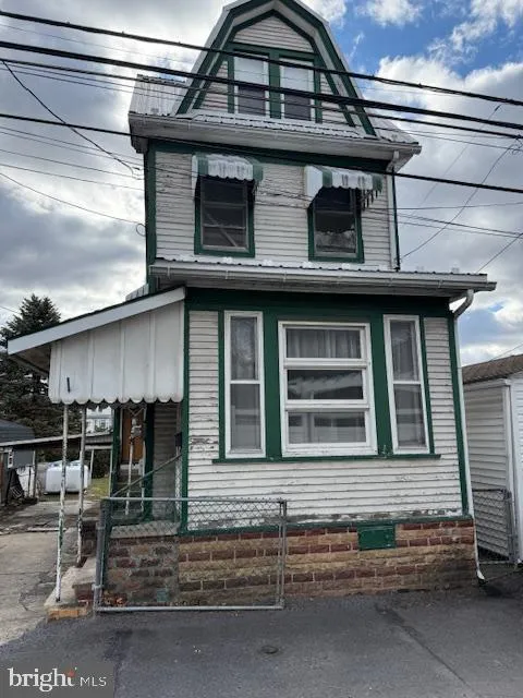 1115 OAK STREET