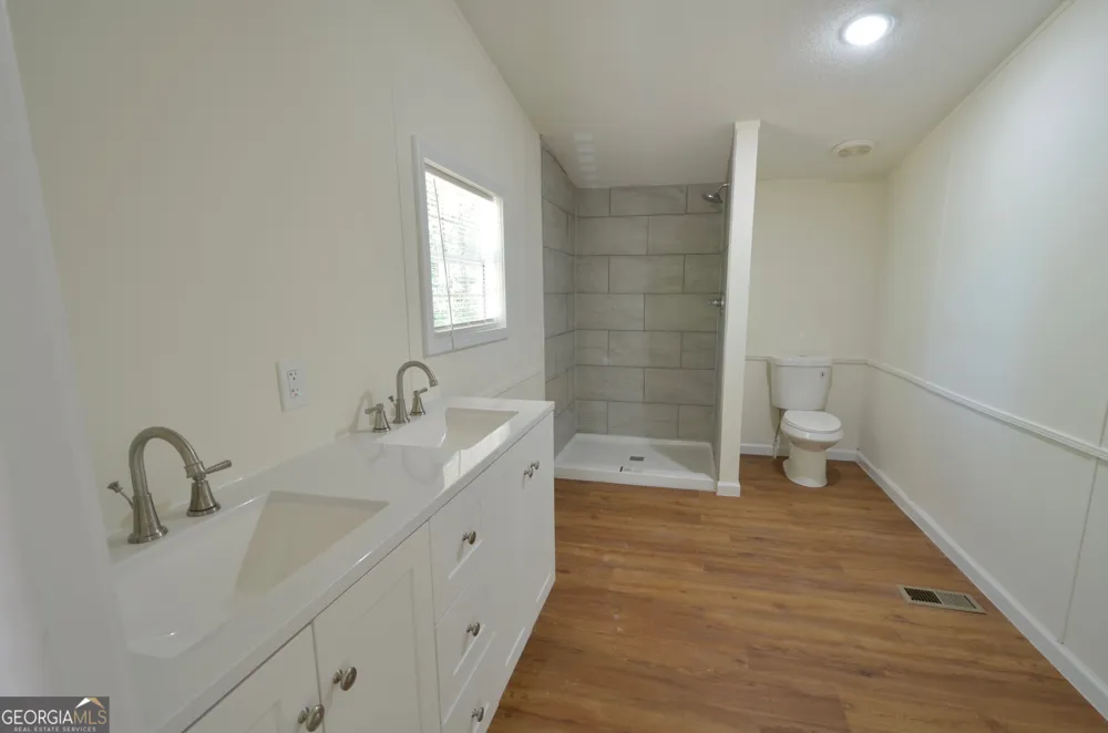 810 Stoney Ridge DR East Dublin, GA 31027