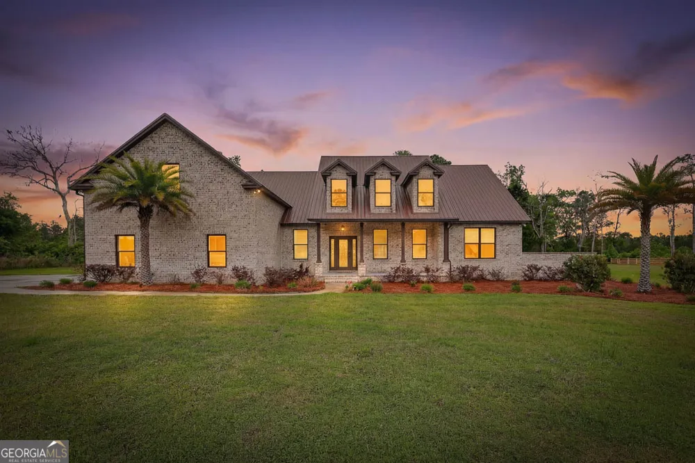 211 Sanford DR Waverly, GA 31565