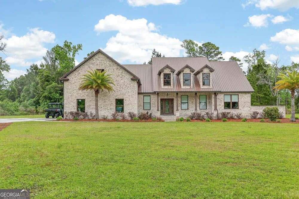 211 Sanford DR Waverly, GA 31565
