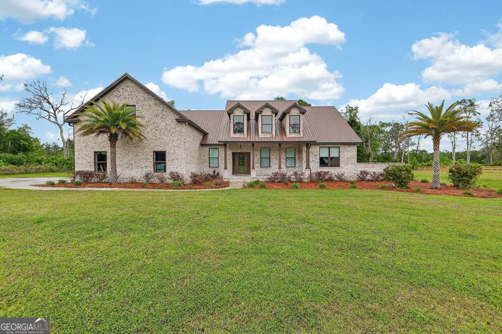 211 Sanford DR Waverly, GA 31565