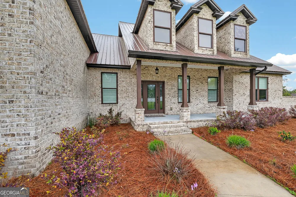 211 Sanford DR Waverly, GA 31565