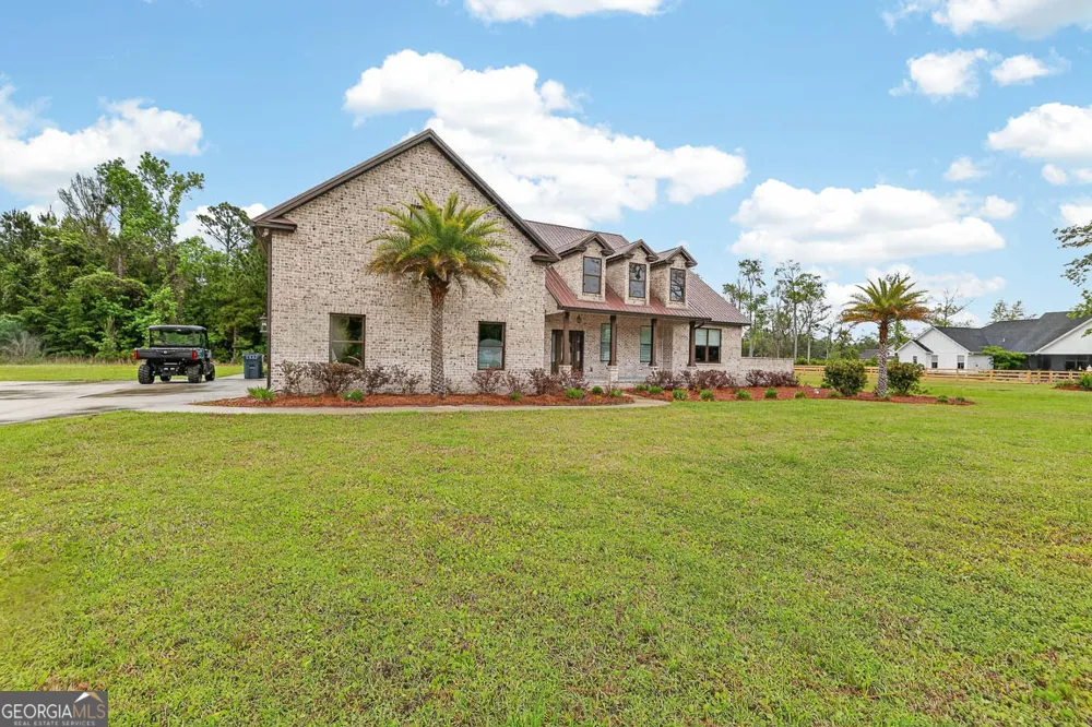 211 Sanford DR Waverly, GA 31565