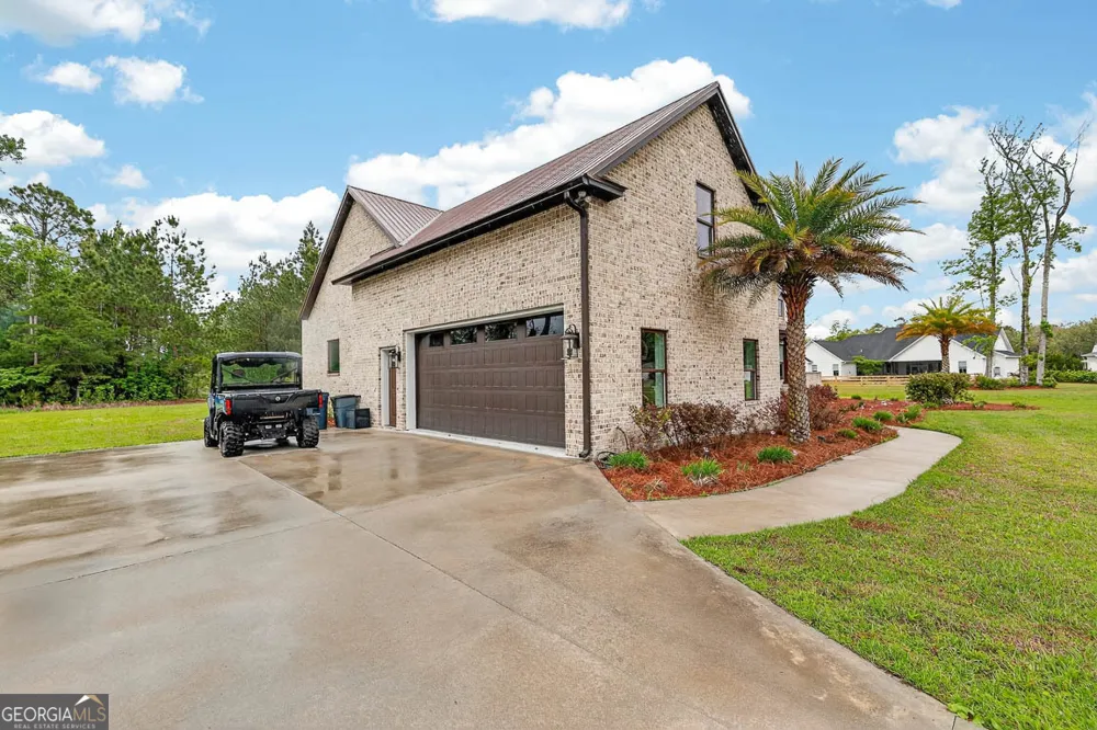 211 Sanford DR Waverly, GA 31565