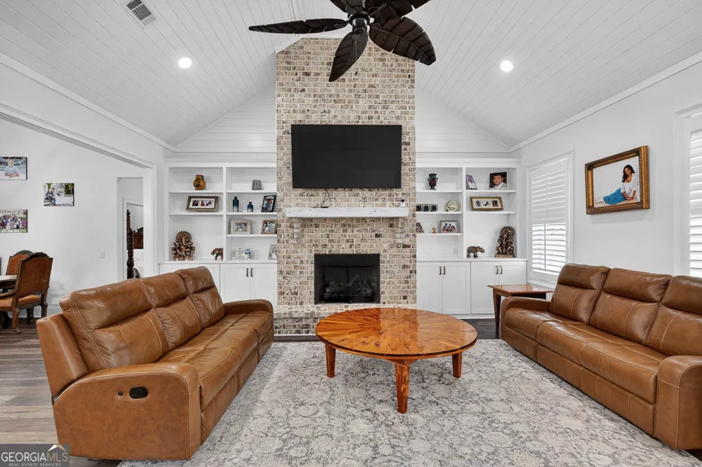 211 Sanford DR Waverly, GA 31565