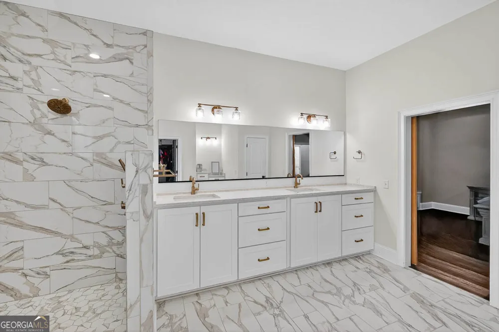 211 Sanford DR Waverly, GA 31565