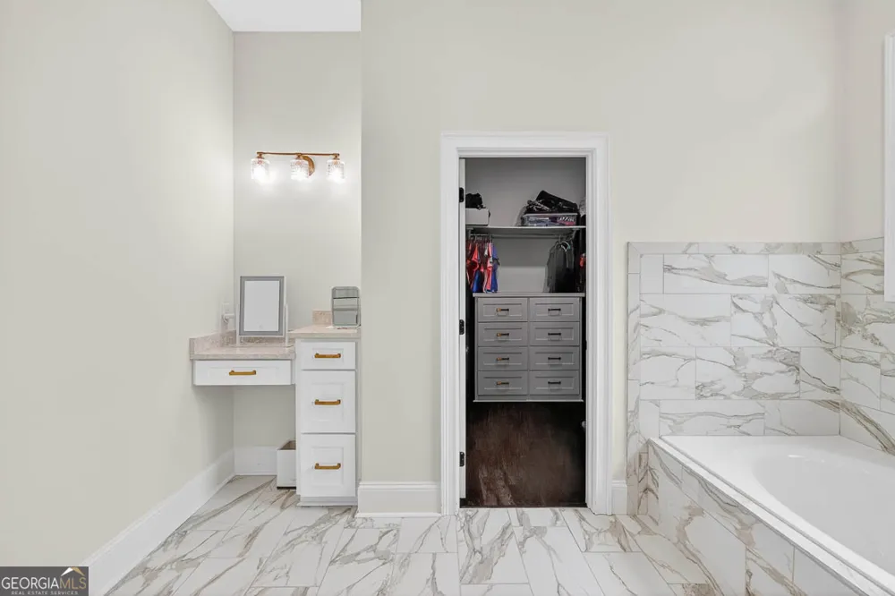 211 Sanford DR Waverly, GA 31565