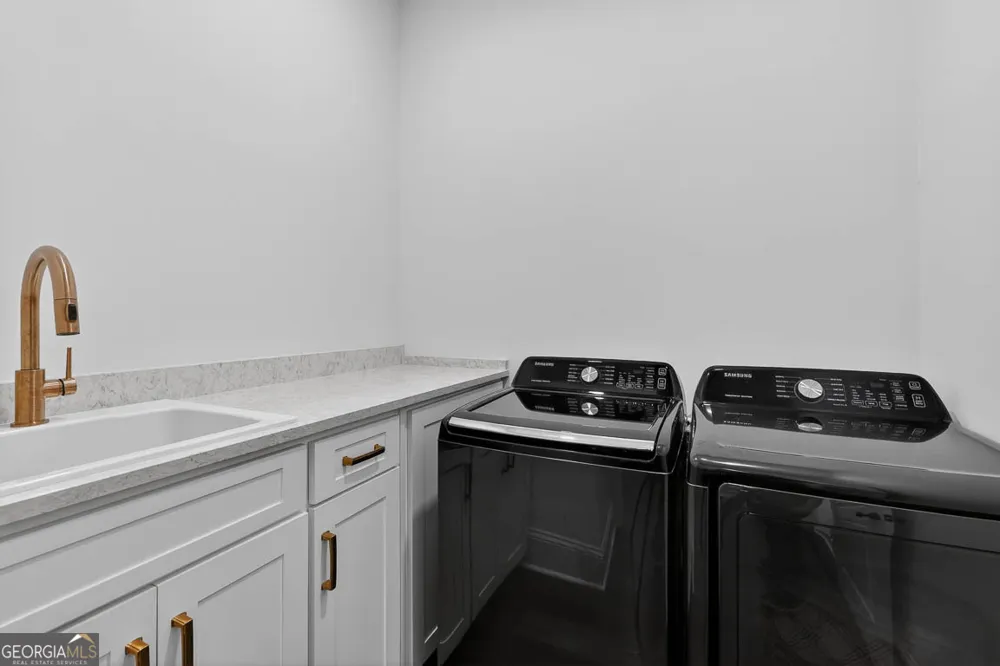 211 Sanford DR Waverly, GA 31565