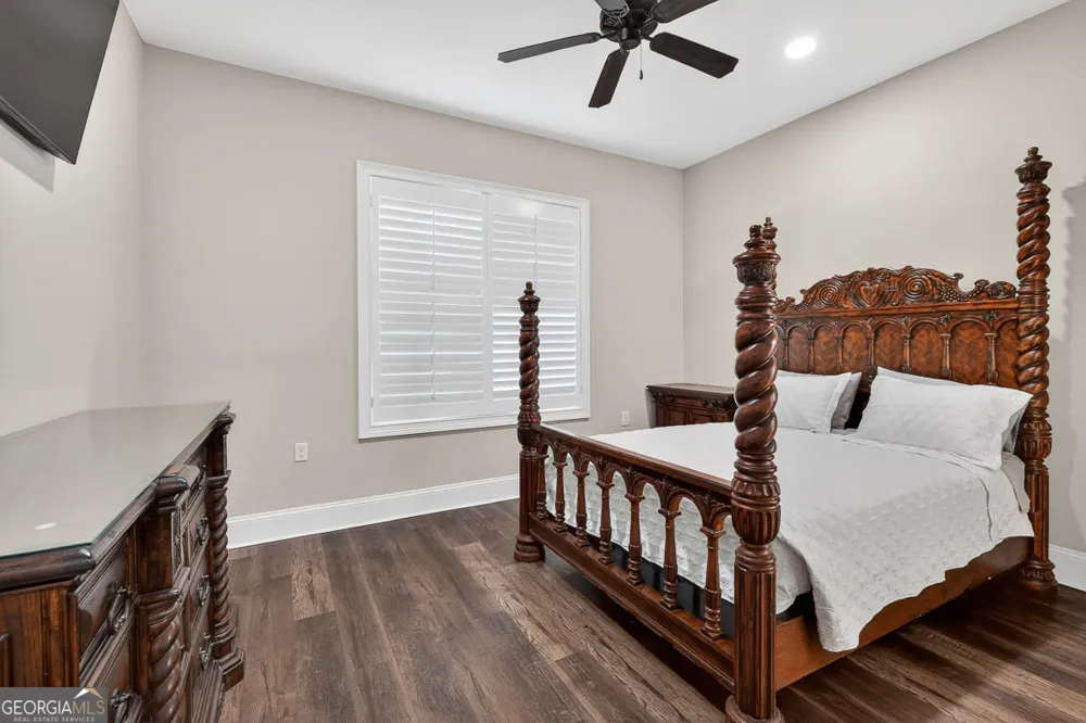 211 Sanford DR Waverly, GA 31565