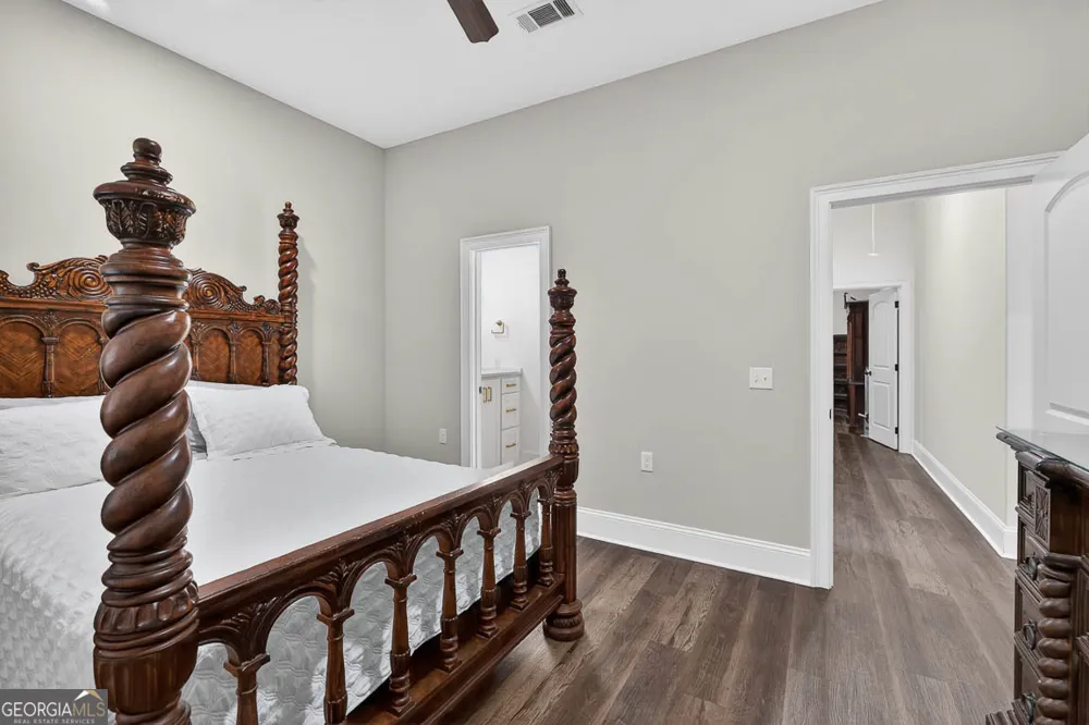 211 Sanford DR Waverly, GA 31565