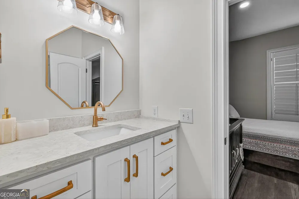 211 Sanford DR Waverly, GA 31565