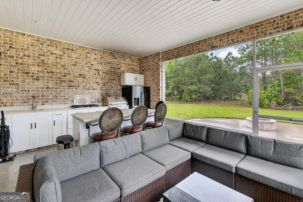 211 Sanford DR Waverly, GA 31565