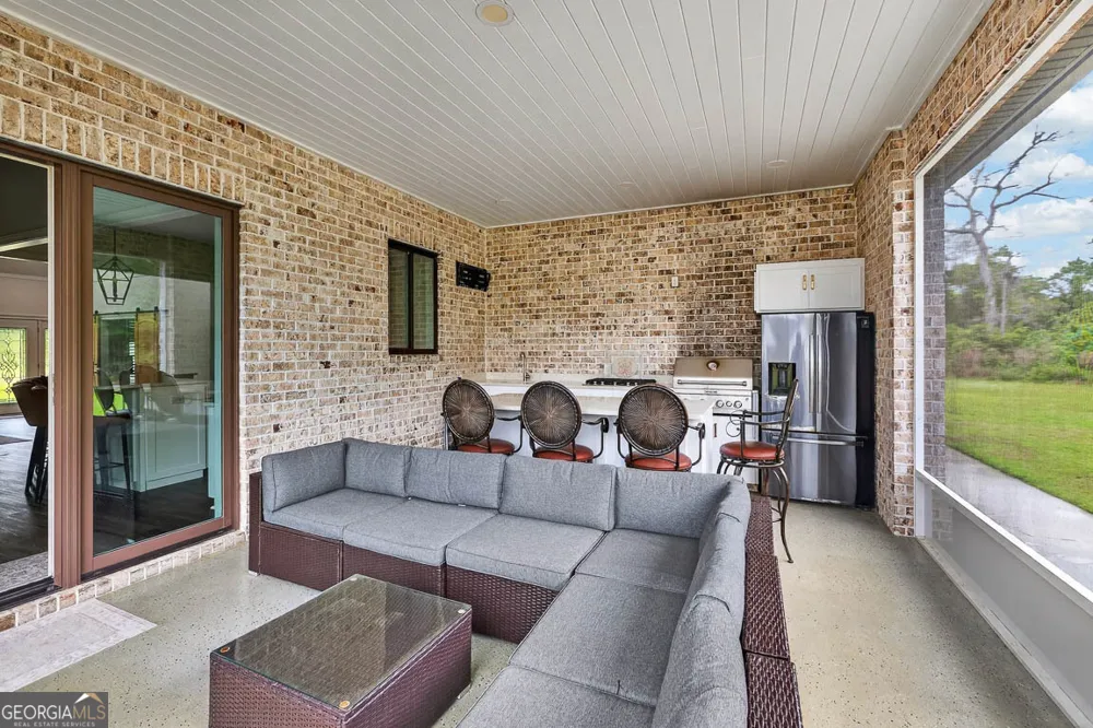 211 Sanford DR Waverly, GA 31565