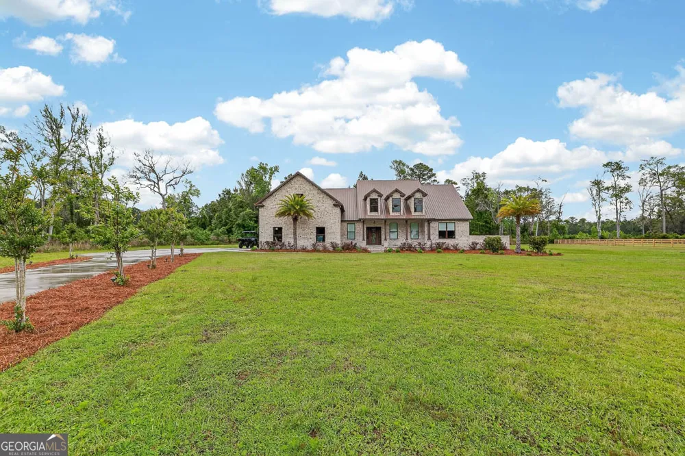 211 Sanford DR Waverly, GA 31565