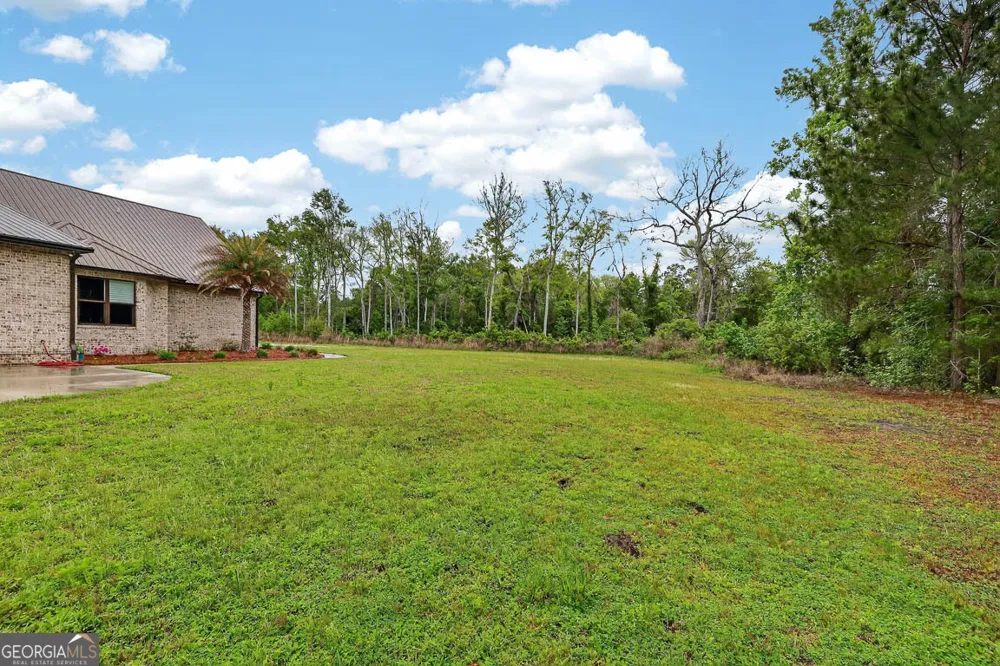 211 Sanford DR Waverly, GA 31565