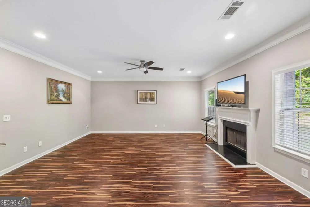 1943 Tulip Petal RD Auburn, GA 30011