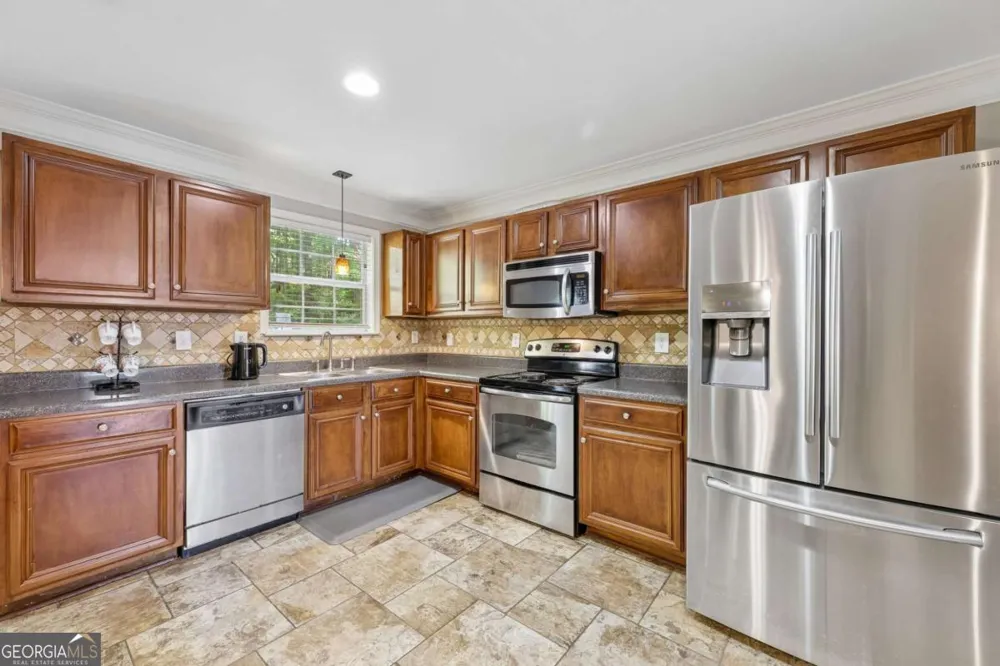 1943 Tulip Petal RD Auburn, GA 30011