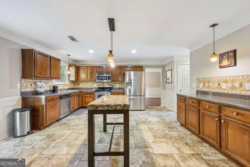 1943 Tulip Petal RD Auburn, GA 30011