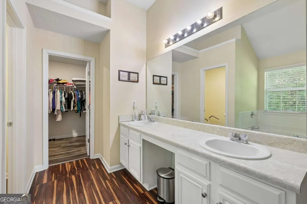 1943 Tulip Petal RD Auburn, GA 30011