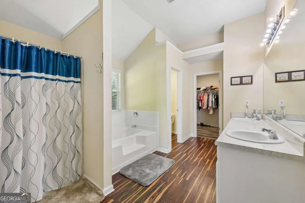 1943 Tulip Petal RD Auburn, GA 30011