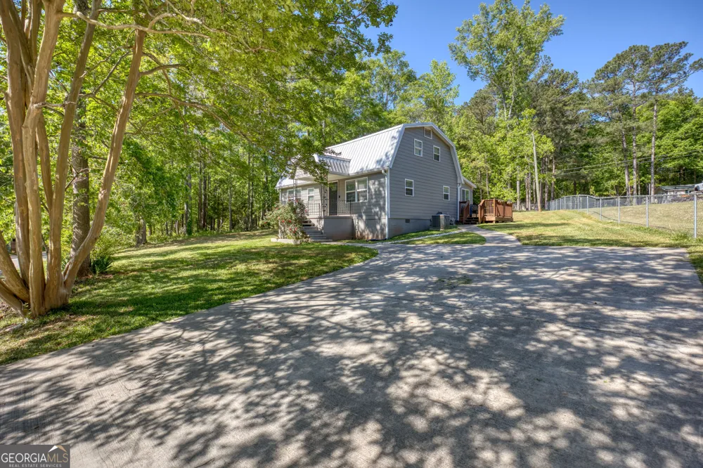 51 Cedar CIR West Point, GA 31833