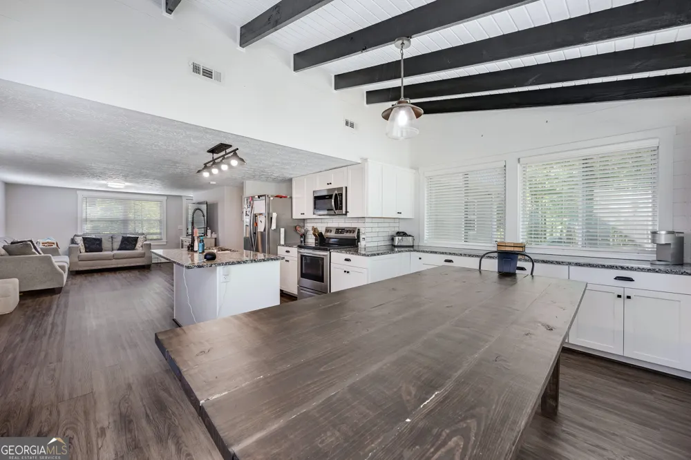 51 Cedar CIR West Point, GA 31833