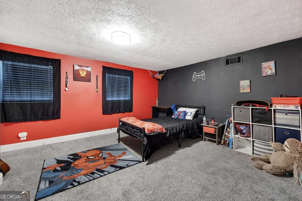 51 Cedar CIR West Point, GA 31833