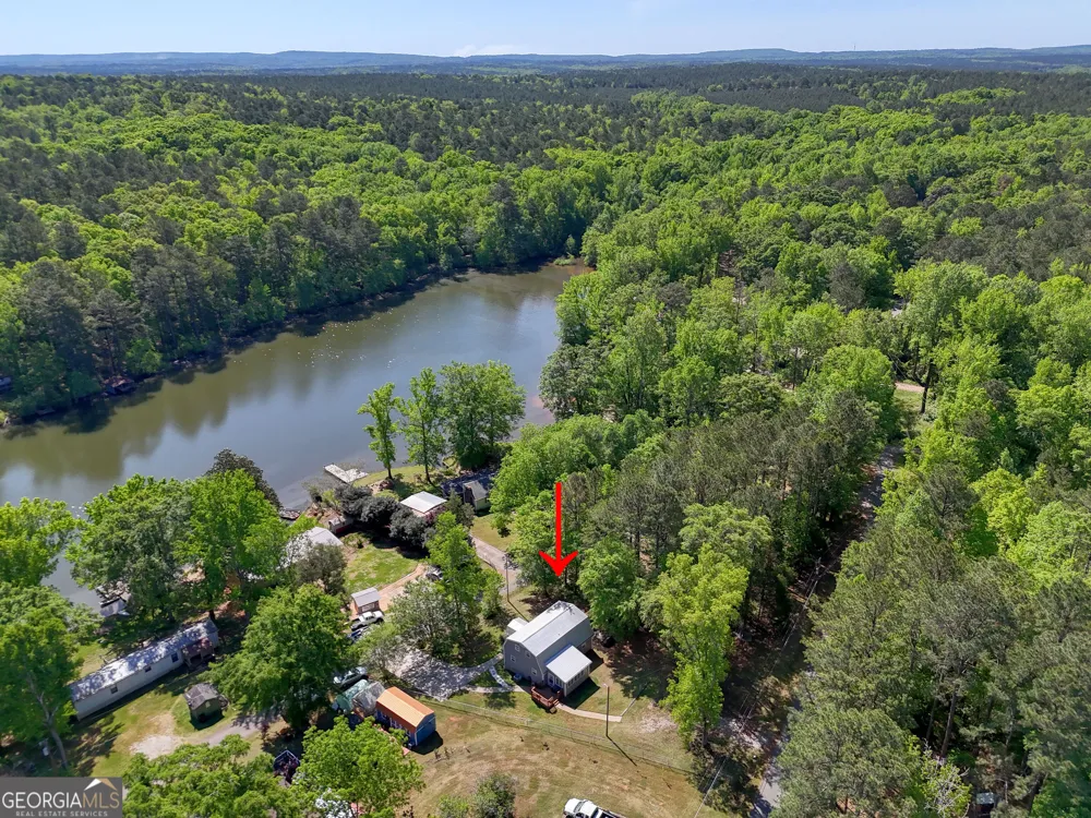 51 Cedar CIR West Point, GA 31833