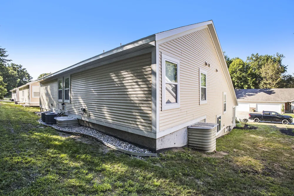 17539 Beechwood Lane Spring Lake, MI 49456