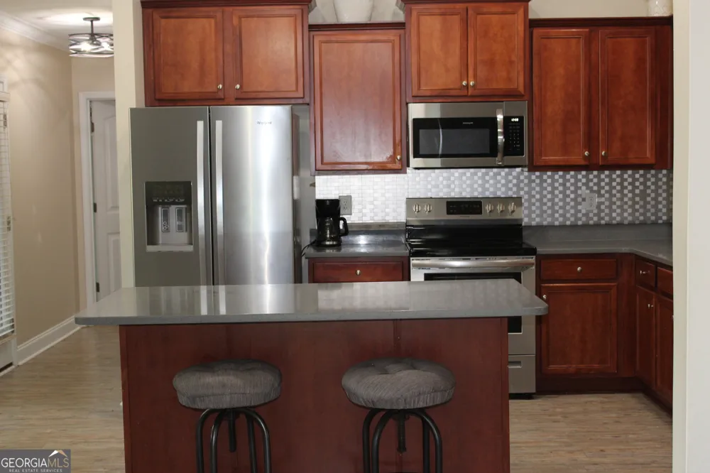 33 LEE ROAD 2076 Phenix City, AL 36870