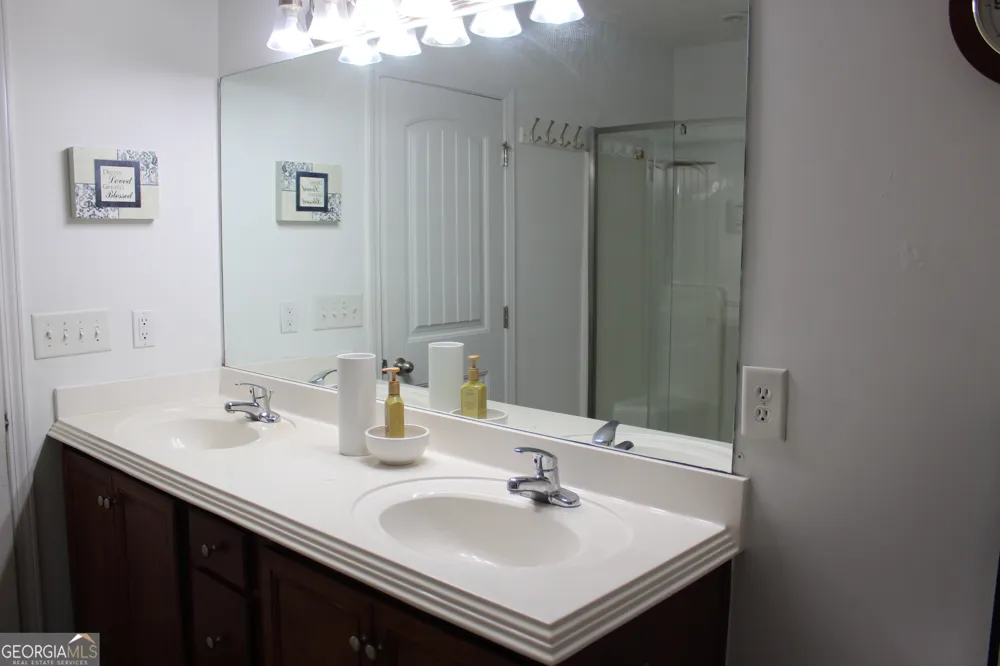 33 LEE ROAD 2076 Phenix City, AL 36870