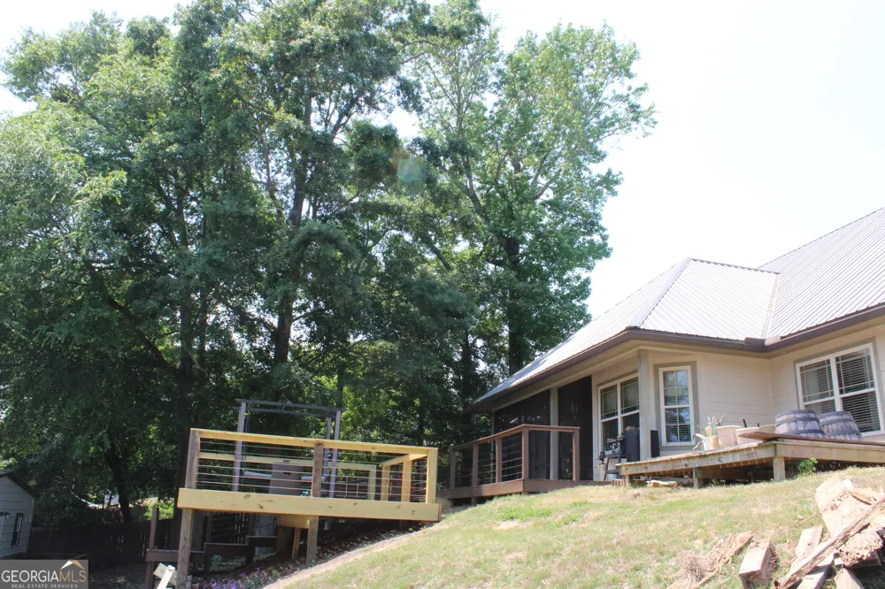 33 LEE ROAD 2076 Phenix City, AL 36870