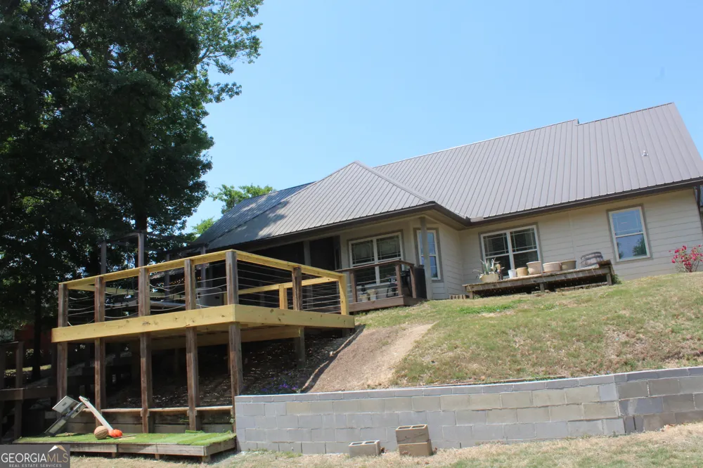 33 LEE ROAD 2076 Phenix City, AL 36870