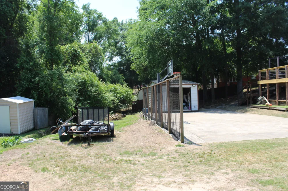 33 LEE ROAD 2076 Phenix City, AL 36870