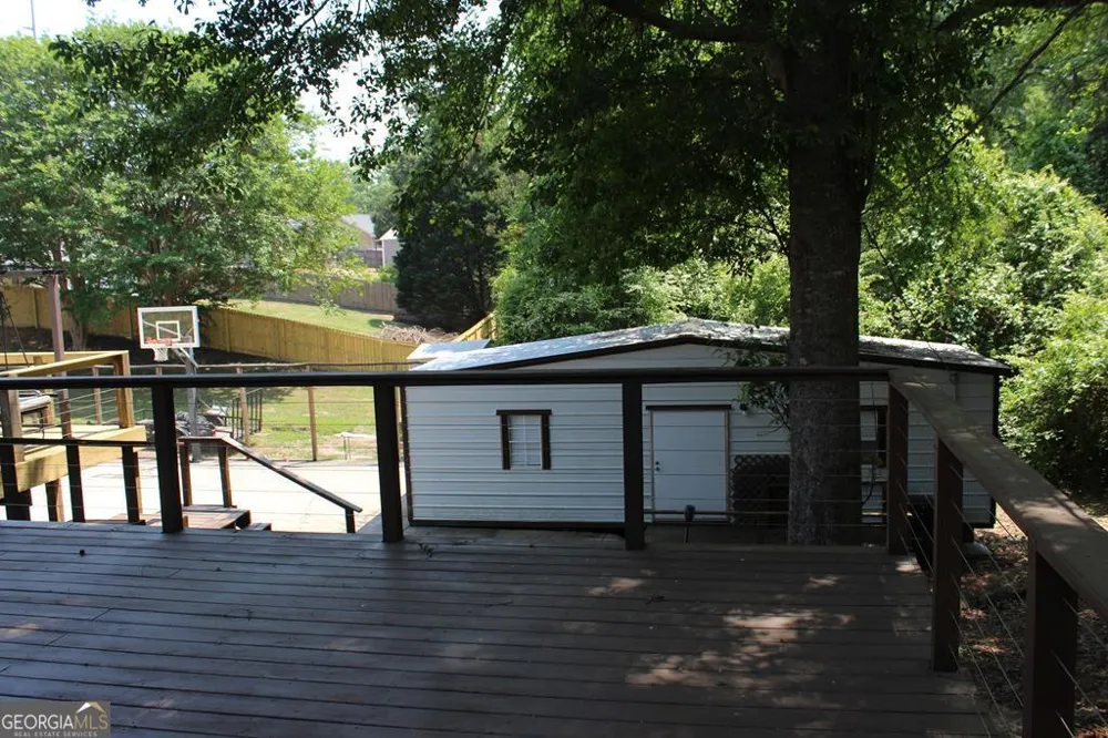 33 LEE ROAD 2076 Phenix City, AL 36870