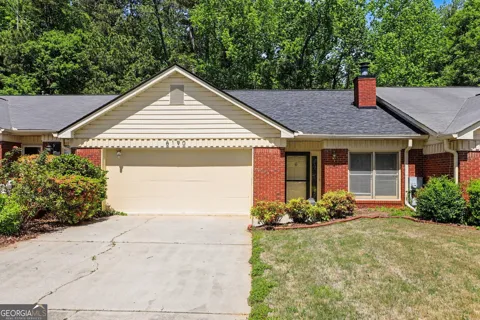 6190 Douglas Manor CT