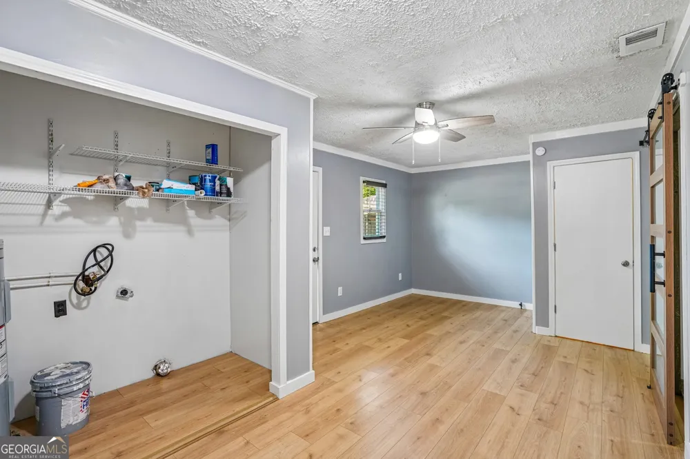 1042 Main ST Whitesburg, GA 30185