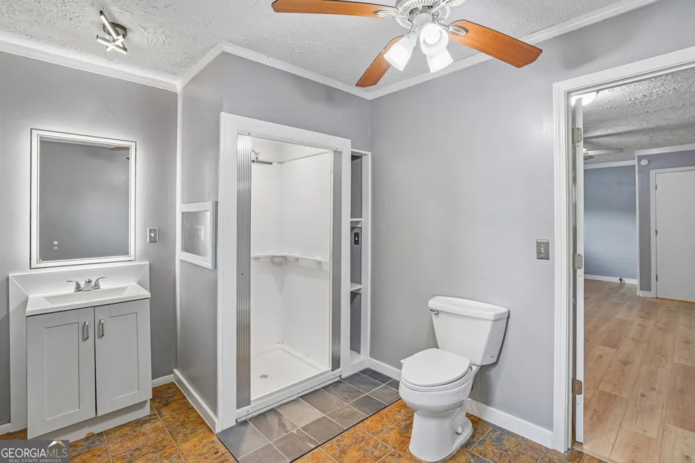 1042 Main ST Whitesburg, GA 30185