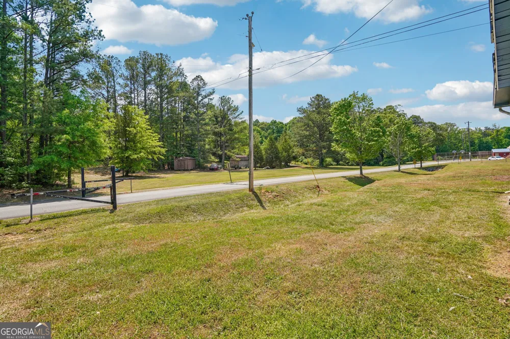 1042 Main ST Whitesburg, GA 30185