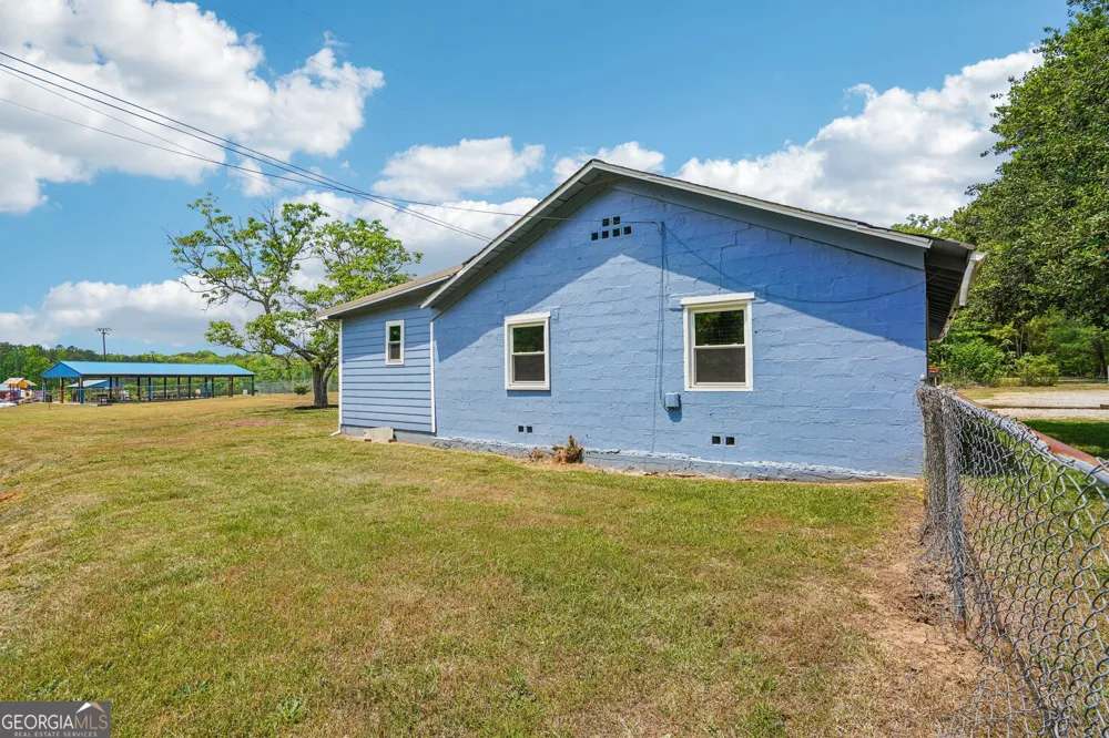 1042 Main ST Whitesburg, GA 30185