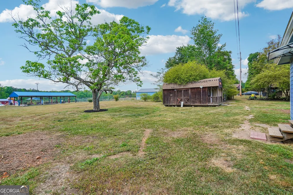 1042 Main ST Whitesburg, GA 30185