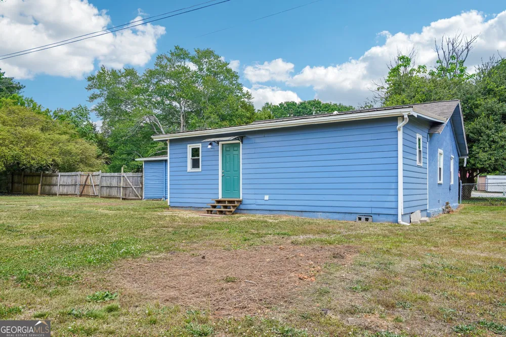 1042 Main ST Whitesburg, GA 30185