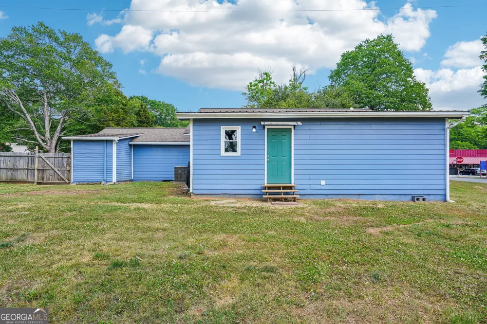1042 Main ST Whitesburg, GA 30185